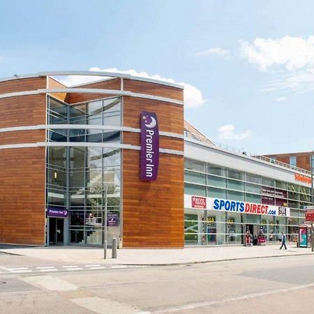 Premier Inn London Wandsworth Exterior photo